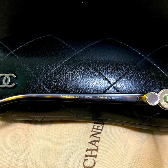 Authentic Chanel Frame - Picture 3 of 6